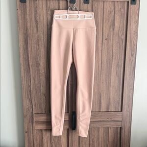 ALO Yoga Blush Leggings